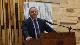 Hay que decidir entre dos modelos, las certezas o el caos: Álvaro Delgado disertó ante Comité Israelita