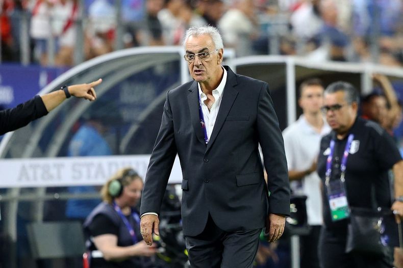 ¿Qué dijo Jorge Fossati tras el empate entre Perú y Chile? | AFP