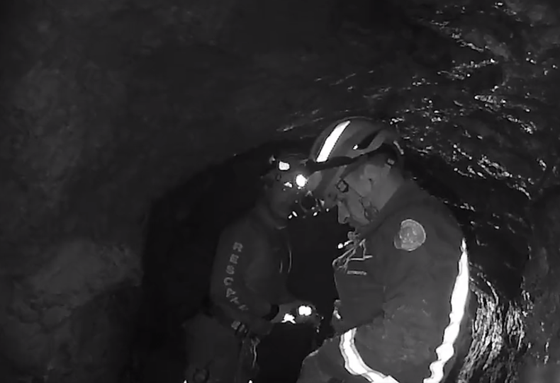 La unidad especializada de bomberos U.S.A.R. colocó una bomba de agua en mina abandonada para abastecer a Lavalleja.