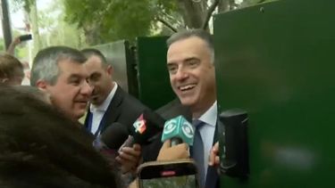 Yamandú Orsi llegó al Palacio Legislativo para participar del compromiso de honor ante el Parlamento