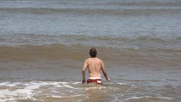 Pocitos y otras cuatro playas de Montevideo superan el límite de enterococos establecido por Ambiente