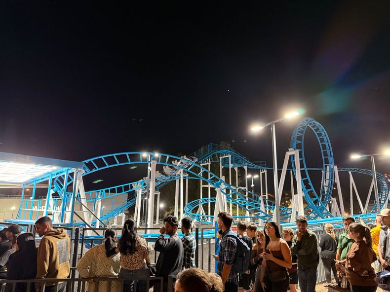 El Parque Rodó inauguró nueva montaña rusa tras más de una década sin el juego