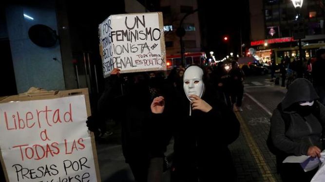 Feministas enmascaradas piden liberación de Nahir