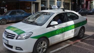 Intendencia de Canelones impulsó regularizar Uber y Cabify; el gremio del taxi mantienen el rechazo
