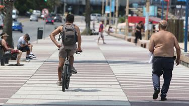 COVID-19 en Uruguay: más de mil casos nuevos y cinco fallecidos