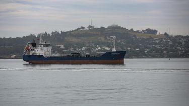 Barcos que esperaban cargar se retiraron del Puerto de Montevideo por un paro