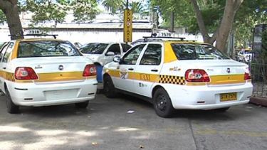 Investigan a una pareja de personas por la rapiñas a taxis en el Cerro