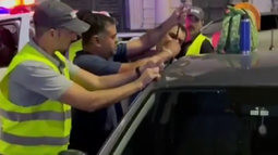 Bebé de un año queda atrapado en un auto y es rescatado tras operativo en Salto