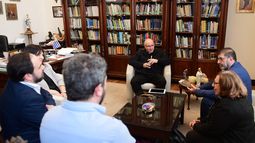 Daniel Sturla recibió a una delegación del Frente Amplio en el marco de la visita del papa León XIV