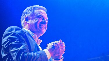 Yamandú Orsi se comprometió en Buenos Aires a mantener el marco fiscal y normativo | FocoUy