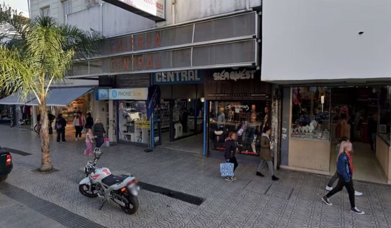 Discutió con un cuidacoches porque no quería que le lavara el auto, sufrió un infarto y murió