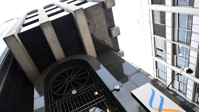 Fiscalía investiga organización criminal de barras bravas tras incidente con bengala en clásico