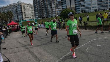 Peluffo Giguens realizó carrera y parrilla solidaria