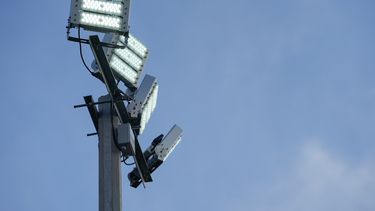 UTE renovó la iluminación de dos canchas de baby fútbol en José Pedro Varela y destacan mayor participación de la comunidad