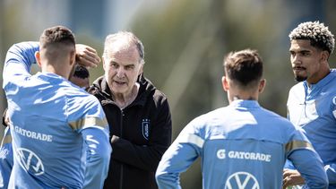 seleccion uruguaya entreno y rochet volveria este martes