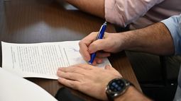 ASSE firmó convenio para dos nuevos centros de cirugía pediátrica.