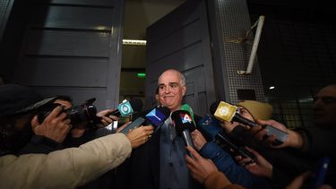 Senador Gustavo Penadés.