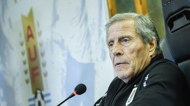 Entre caminos, recompensas y esfínteres: una crónica del ciclo Tabárez