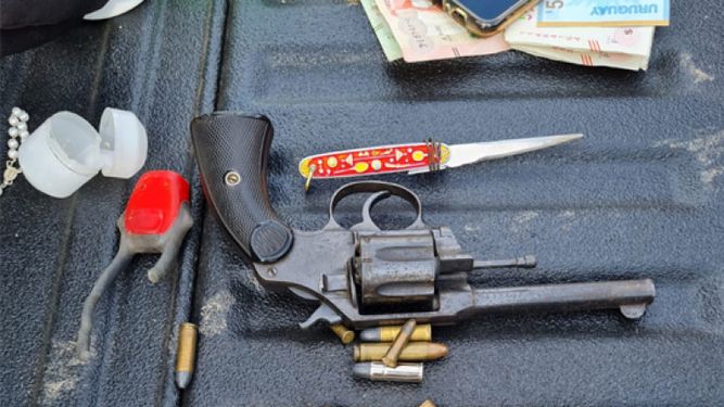 Policía detuvo a un hombre que transportaba drogas y armas