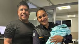 Policías asistieron parto de una mujer que dio a luz en el patrullero; niño pesó 2,4 kg y está bien
