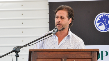El presidente Luis Lacalle Pou en Dolores por el inicio de la cosecha de trigo.