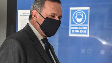 Uruguay estudia vacunación a menores de 12 años