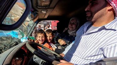 Refugiados sirios regresaron del Líbano a su país natal