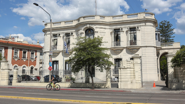 Llamados para el Ministerio de Defensa.