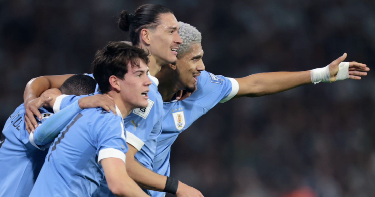 Uruguay juega su mejor partido y gana 2 a 0