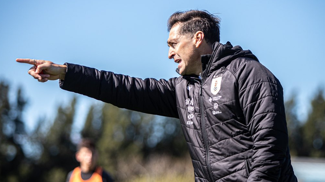 El entrenador celeste Diego Alonso.