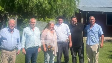 Intendentes blancos en un mano a mano con Guillermo Besozzi: Tiempo de aguantar