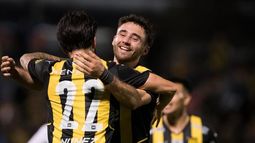 Peñarol derrotó a Plaza Colonia y está en semifinales