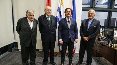 El presidente Luis Lacalle Pou y exmandatarios hablaron en un acto a 50 años del golpe de Estado.