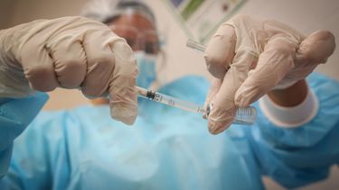 Gobierno presentó resultados de efectividad de Sinovac y Pfizer