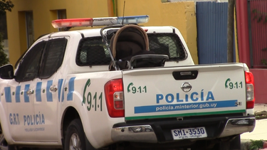 Beba de seis meses fue abandonada dentro de su cochecito en la calle