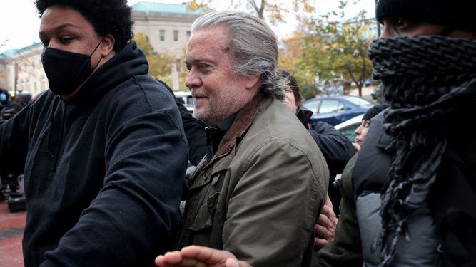 Exasesor de Trump comparece ante el FBI por invasión del Congreso