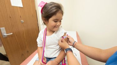 EEUU prevé vacunar a niños de 5 a 11 años contra covid desde noviembre