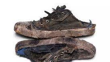 casa de moda lanzo zapatillas rotas a u$s1.600 y disparo la polemica