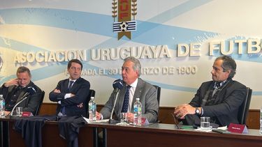 Presentaron los trajes que utilizará la delegación uruguaya en el Mundial de Qatar.