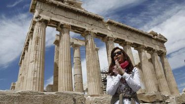 Fernández visitó la  Acrópolis de Atenas y destacó a Pericles