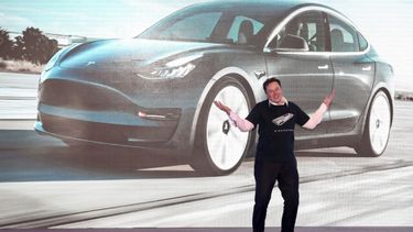 Tesla retira 675.000 autos en China y Estados Unidos por fallas de seguridad