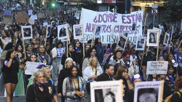Marcha del 8M en Montevideo: miles de mujeres participaron este domingo por el Día Internacional de la Mujer