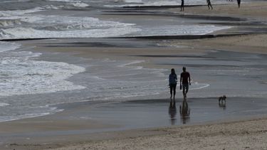 Uruguay apuesta al turismo interno en un verano restringido