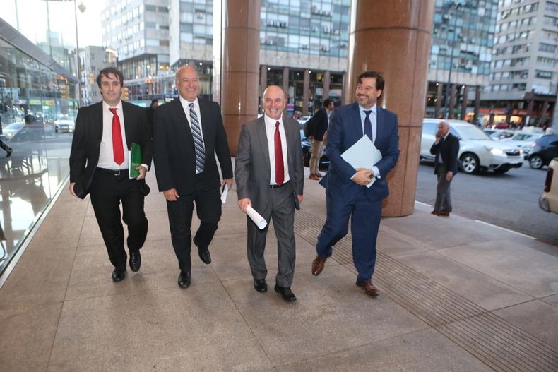 Representantes del Partido Colorado fueron recibidos por el presidente Luis Lacalle Pou por reforma de la seguridad social.