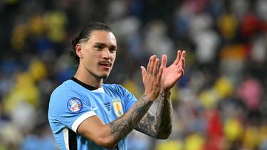 uruguay vs colombia: hora, alineaciones y que cambio en el sistema de juego propondra bielsa