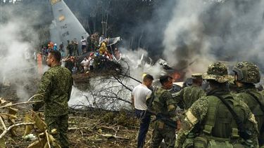 Avión militar se estrelló en Colombia con al menos 80 personas a bordo Avión militar se estrelló en Colombia con al menos 80 personas a bordo