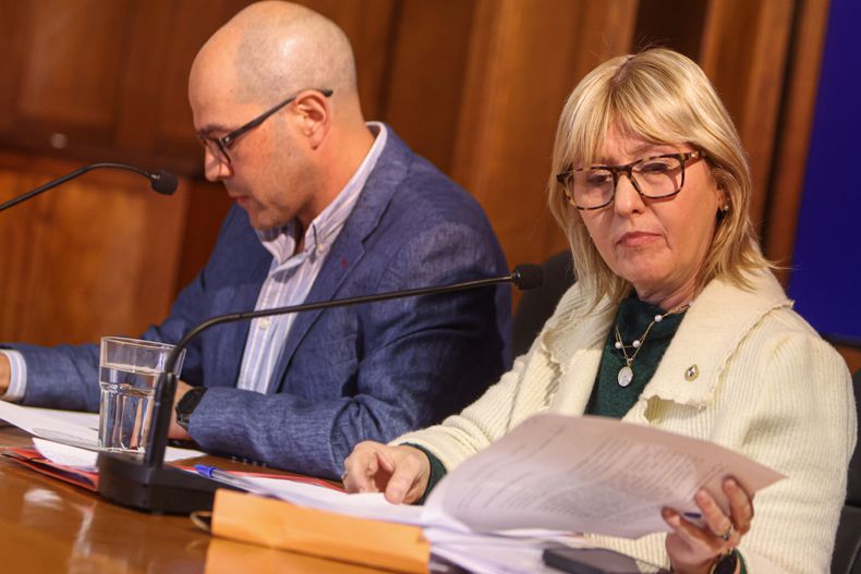 Lunes: interpelarán a Lustemberg por mantener a Álvaro Danza en Asse, pese a informe de incompatibilidad