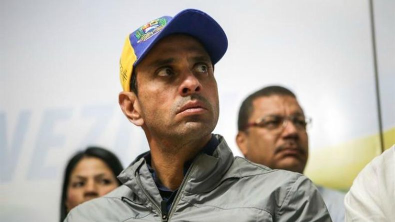 Retienen pasaporte de Capriles en Caracas