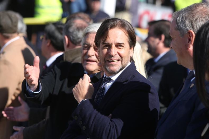 Lacalle Pou en acto por Declaratoria de la Independencia.