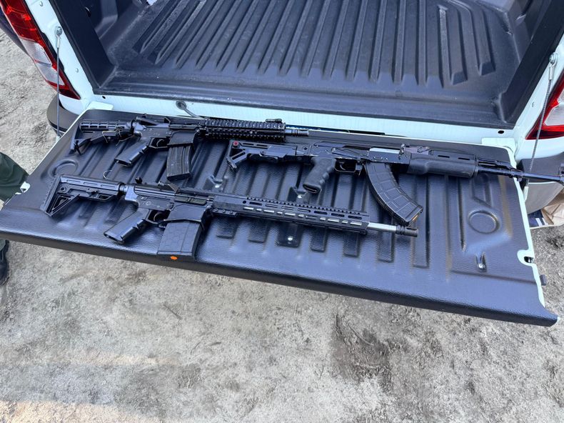 Persecución en Parque Roosevelt: incautan fusiles y USD 30.000 tras la fuga de un hombre vinculado a Fernández Albín